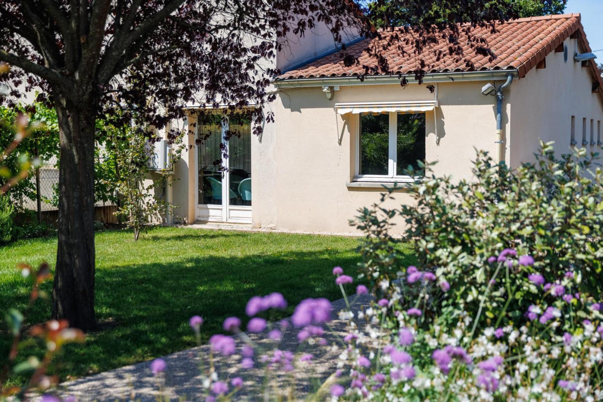 The Originals Boutique, Hôtel Le Pariou, Issoire (Qualys-Hotel) Exterior foto
